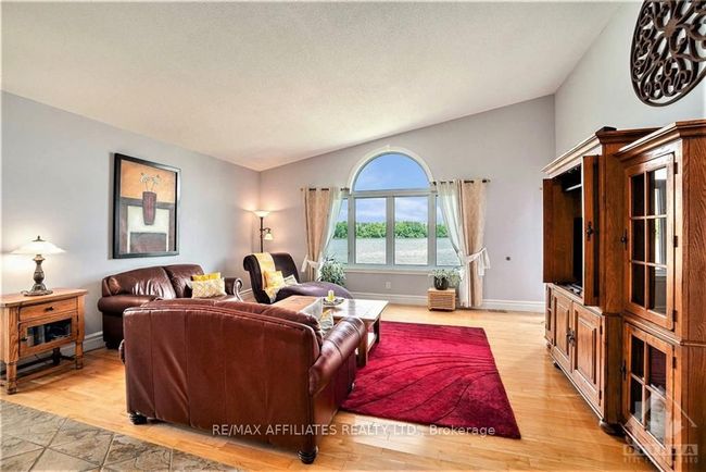 3020 Bay Rd, House other with 1 bedrooms, 2 bathrooms and 10 parking in Alfred ON | Image 10
