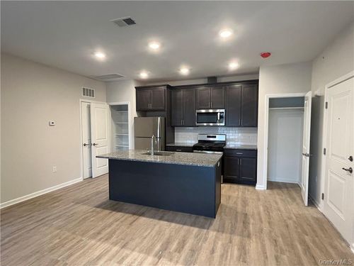 313 Tower Ridge Cir, Middletown, NY, 10941-2801 | Card Image