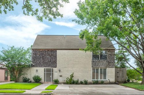 1102 Nantucket Dr, Houston, TX, 77057-1904 | Card Image