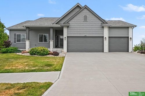 6420 N 168th Ave, Omaha, NE, 68116-3310 | Card Image