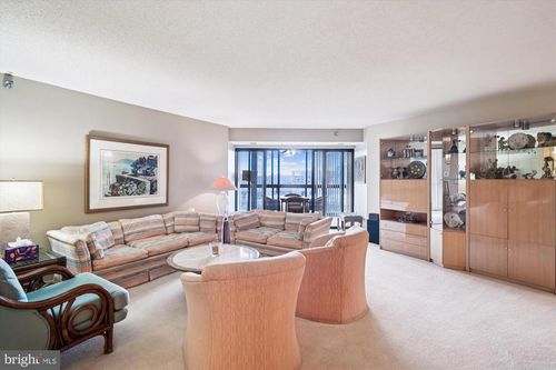 6-526-3310 N Leisure World Blvd, SILVER SPRING, MD, 20906-5658 | Card Image