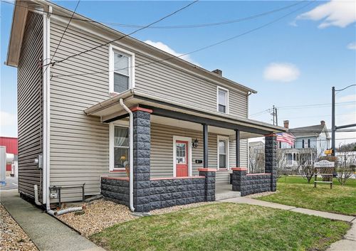 8 S Main St, Houston, PA, 15342-1821 | Card Image