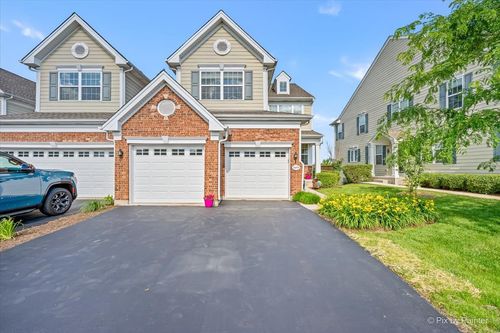 1155 Falcon Ridge Dr, Elgin, IL, 60124-3122 | Card Image