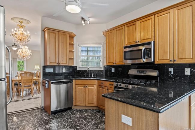 26 Eagle Circle, Condo with 3 bedrooms, 2 bathrooms and null parking in Bohemia NY | Image 12