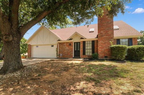 5300 Oak Brook Rd, Arlington, TX, 76016-4545 | Card Image