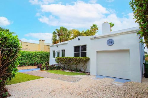 1022 Sw 3rd Ave, Miami, FL, 33130-4014 | Card Image