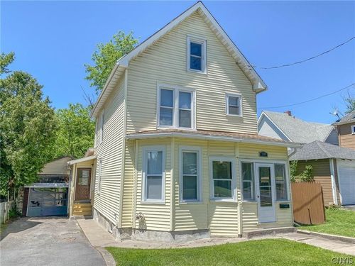 39 N Division St, Auburn, NY, 13021-2359 | Card Image