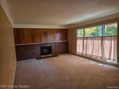 28401 Hawberry Road, Home with 3 bedrooms, 2 bathrooms and null parking in Farmington Hills MI | Image 2