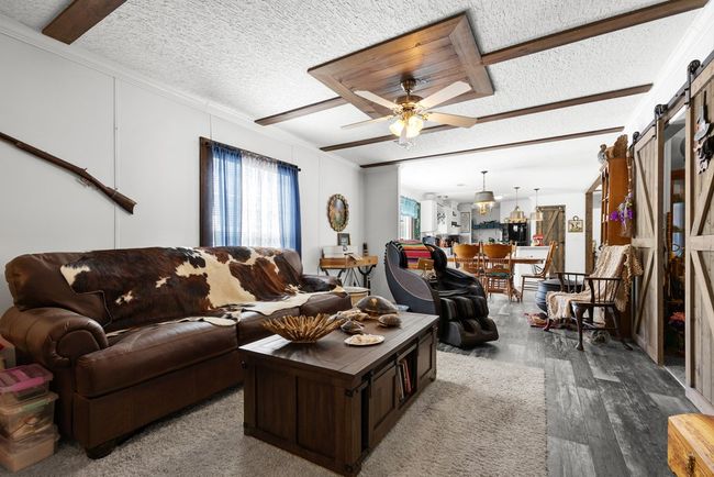 11200 Ne 22 Nd Ct, House other with 4 bedrooms, 3 bathrooms and null parking in BRANFORD FL | Image 6