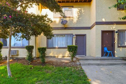 7743 Chestnut St, Gilroy, CA, 95020-5247 | Card Image