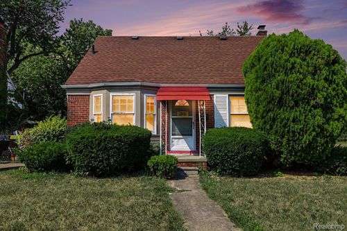 16299 Manning St, Detroit, MI, 48205-2030 | Card Image