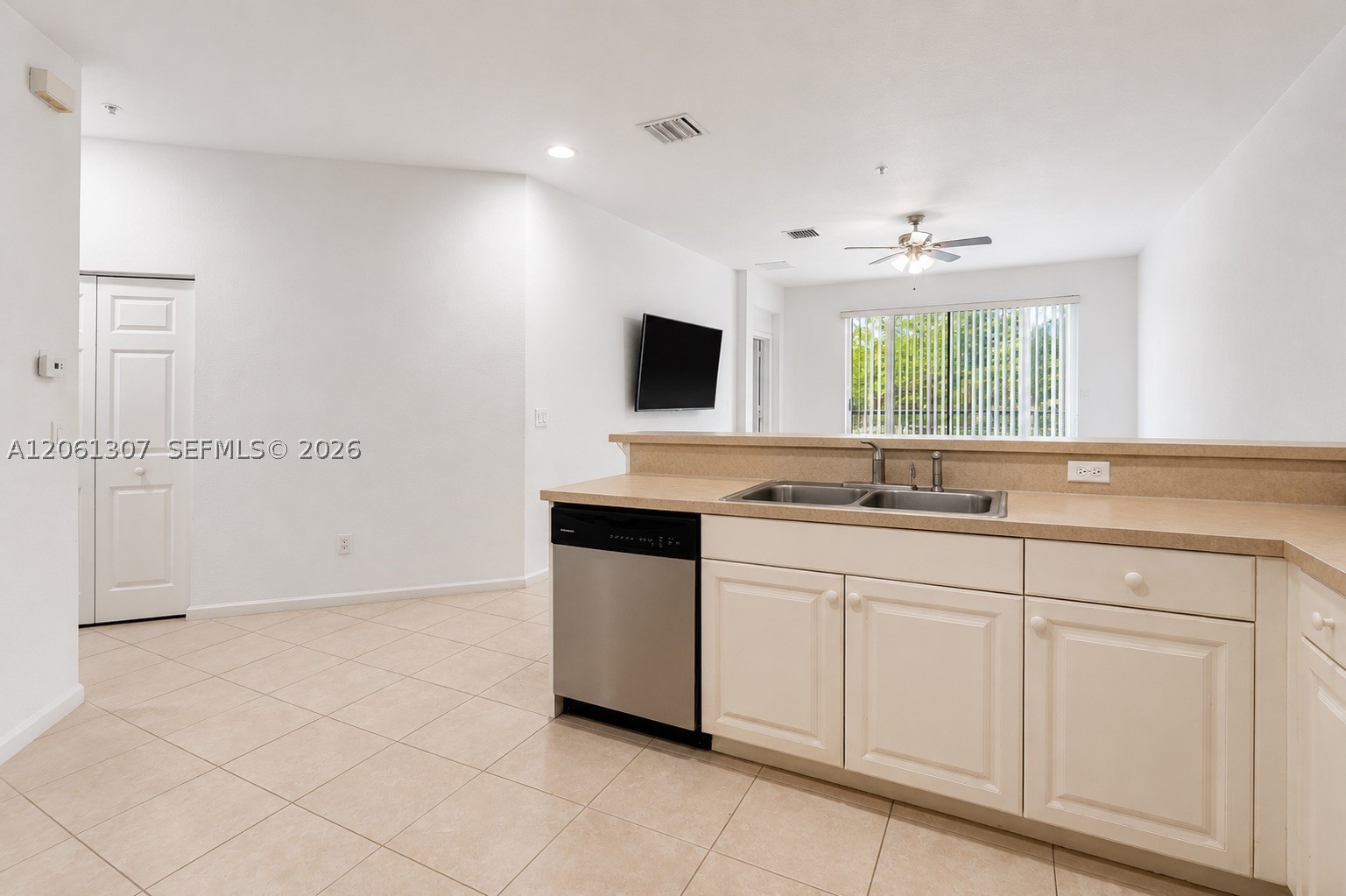Residential in Riviera Beach 2