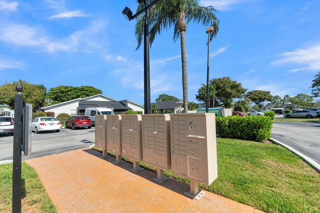 4389 Willow Pond Cir, Condo with 2 bedrooms, 2 bathrooms and null parking in West Palm Beach FL | Image 41