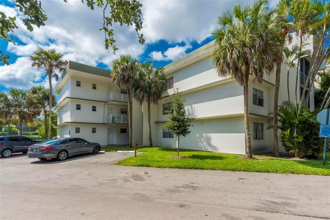 APT-115 - 4235 N University Dr, Condo with 2 bedrooms, 2 bathrooms and null parking in Sunrise FL | Image 28