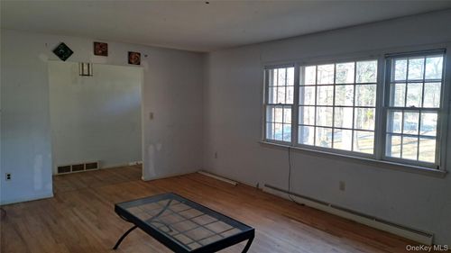 112 Grandview Ave, Spring Valley, NY, 10977-1324 | Card Image