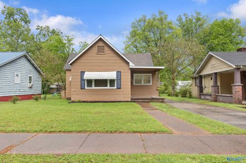 206 Memorial Dr Nw, Decatur, AL, 35601-2266 | Card Image