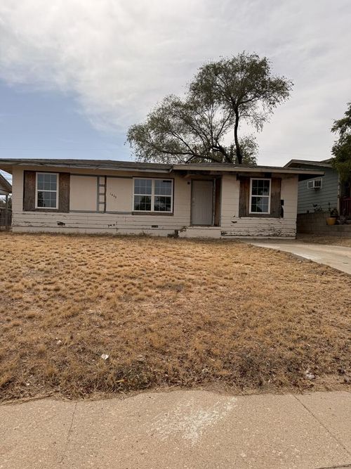 1402 Stadium Ave, Big Spring, TX, 79720-3748 | Card Image