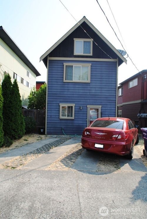 a-3321 Wetmore Avenue S, Seattle, WA, 98144 | Card Image