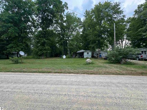 7645 Windoga Lake Dr, Weidman, MI, 48893-8207 | Card Image