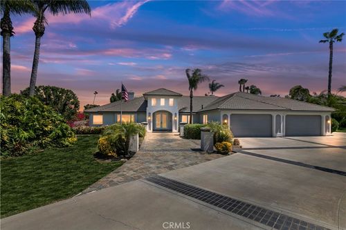2975 Garretson Ave, Corona, CA, 92881-3525 | Card Image