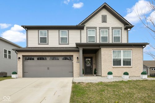 16352 Sedalia Dr, Fishers, IN, 46040-9719 | Card Image