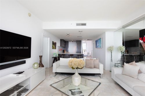 2002-900 Biscayne Blvd, Miami, FL, 33132-1563 | Card Image