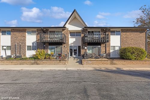 203-23 Kingery Quarter, Willowbrook, IL, 60527 | Card Image