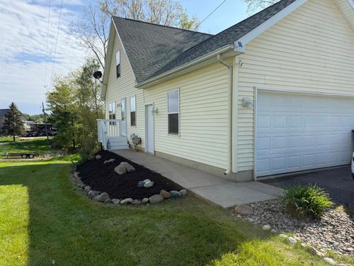14235 Northmoor Dr, Cement City, MI, 49233-9637 | Card Image