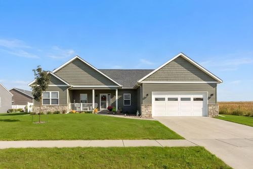 1907 S 5th St, Eldridge, IA, 52748-1363 | Card Image