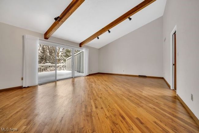 Unfurnished view | Image 13