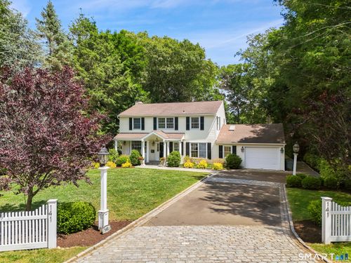 141 Idlewood Dr, Stamford, CT, 06905-2407 | Card Image
