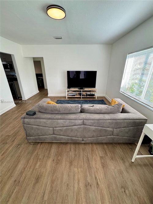 1215-1215 Ne 109th St, Miami, FL, 33161-7329 | Card Image