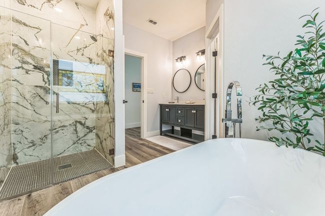 Spacious and easy access! | Image 17