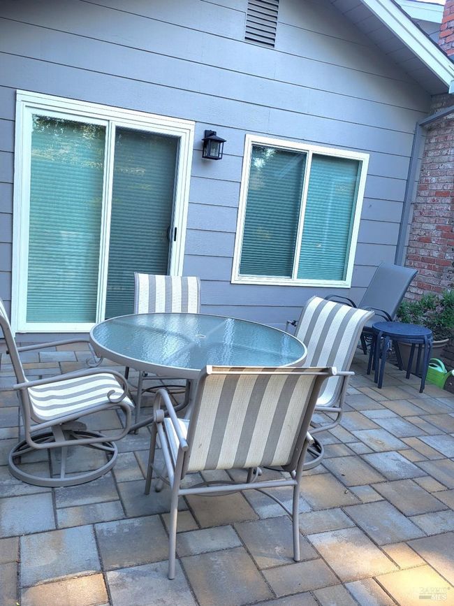 123 Old Oak Ln, House other with 2 bedrooms, 2 bathrooms and 4 parking in Santa Rosa CA | Image 30