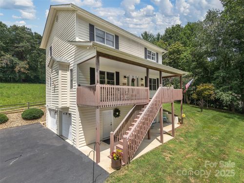 17 Meadow Brook Dr, Fletcher, NC, 28732-9101 | Card Image