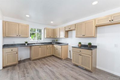 Kitchen - brand new! | Image 3