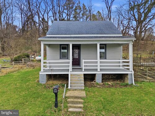 2317 Fruitville Pike, LANCASTER, PA, 17601-3241 | Card Image
