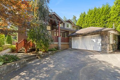 11239 261 St, House other with 8 bedrooms, 4 bathrooms and 6 parking in Maple Ridge BC | Image 2