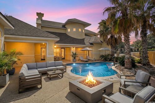 213 Chattington Ct, Castle Hills, TX, 78213-2611 | Card Image