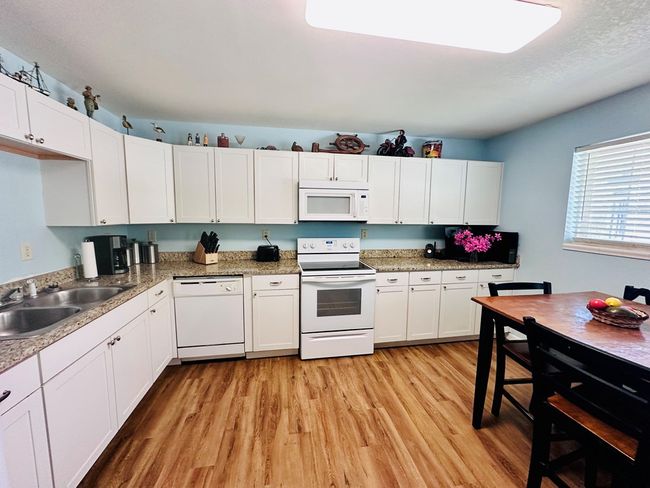 1727 Landing St, House other with 3 bedrooms, 2 bathrooms and 4 parking in Carrabelle FL | Image 22