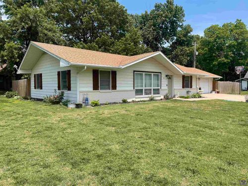 4 E Bitler St, Olpe, KS, 66865-9747 | Card Image