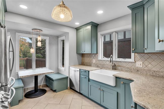 Farmhouse sink, Cambria quartz coutertops | Image 13