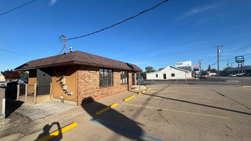 809 N Wayne Street, Angola, IN, 46703-1007 | Card Image