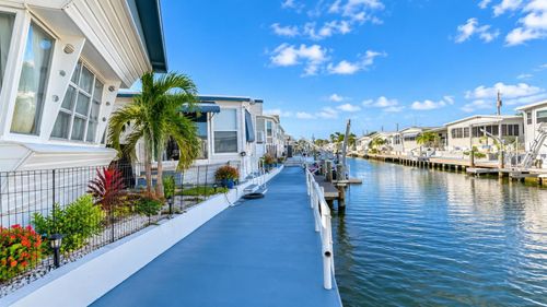 6925 W Bayou Ln, BRADENTON, FL, 34207 | Card Image