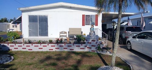 733 Leisure Ln, NORTH FORT MYERS, FL, 33917-2379 | Card Image