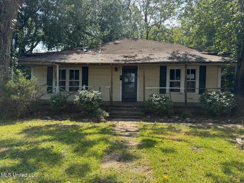 724 E Cherokee St, Brookhaven, MS, 39601-3412 | Card Image