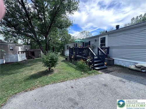 3461 Wolf Pack Dr, Orefield, PA, 18069-2160 | Card Image