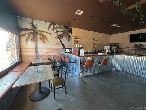 300-and-400-318 Blooming Grove Tpke, New Windsor, NY, 12553-7763 | Card Image