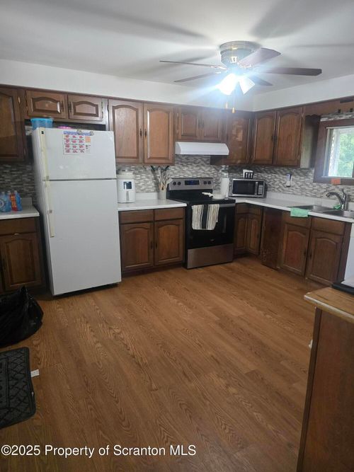 1211 Main St, Dickson City, PA, 18519-1314 | Card Image