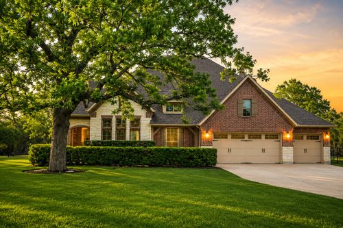 651 Shelf Rock, Driftwood, TX, 78619-4385 | Card Image